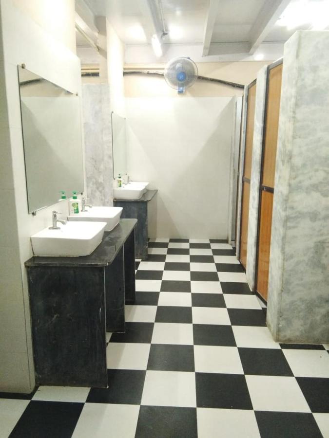 Auberge de jeunesse Abuzz Sewri à Bombay Extérieur photo